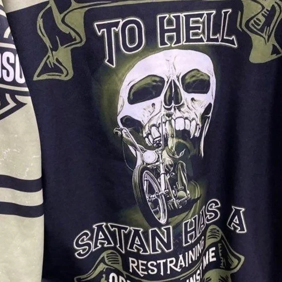 Harley Davidson Hoodie, Size Large , with Engines & Skulls - Picture 6 of 7